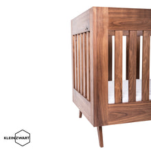 Afbeelding in Gallery-weergave laden, Ledikant notenhout (special)